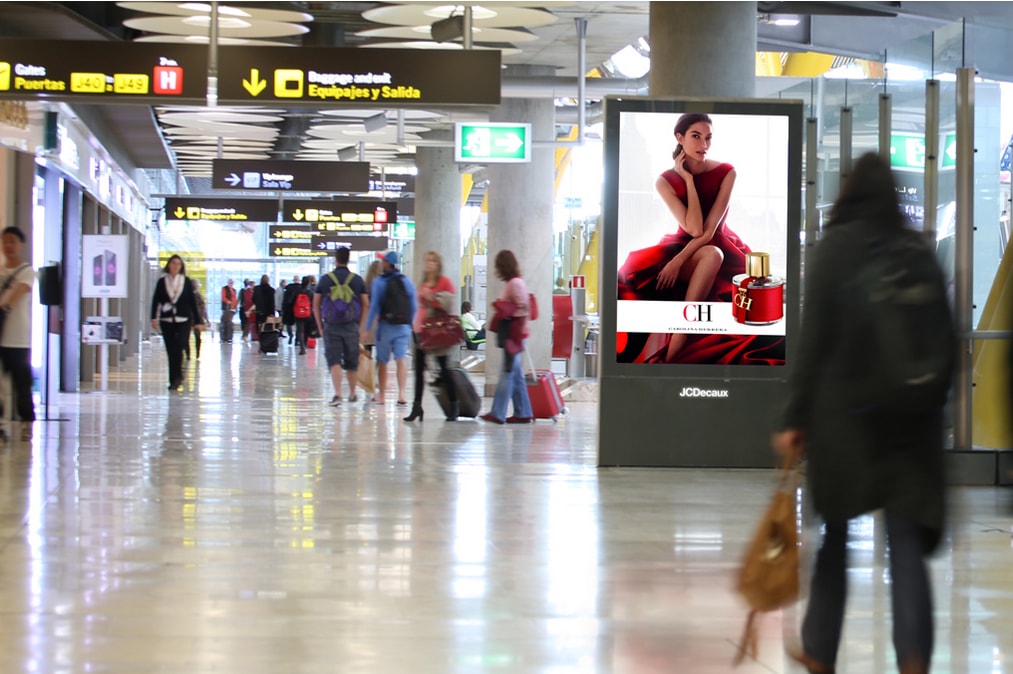 Publicidad en aeropuerto: tu marca a las alturas