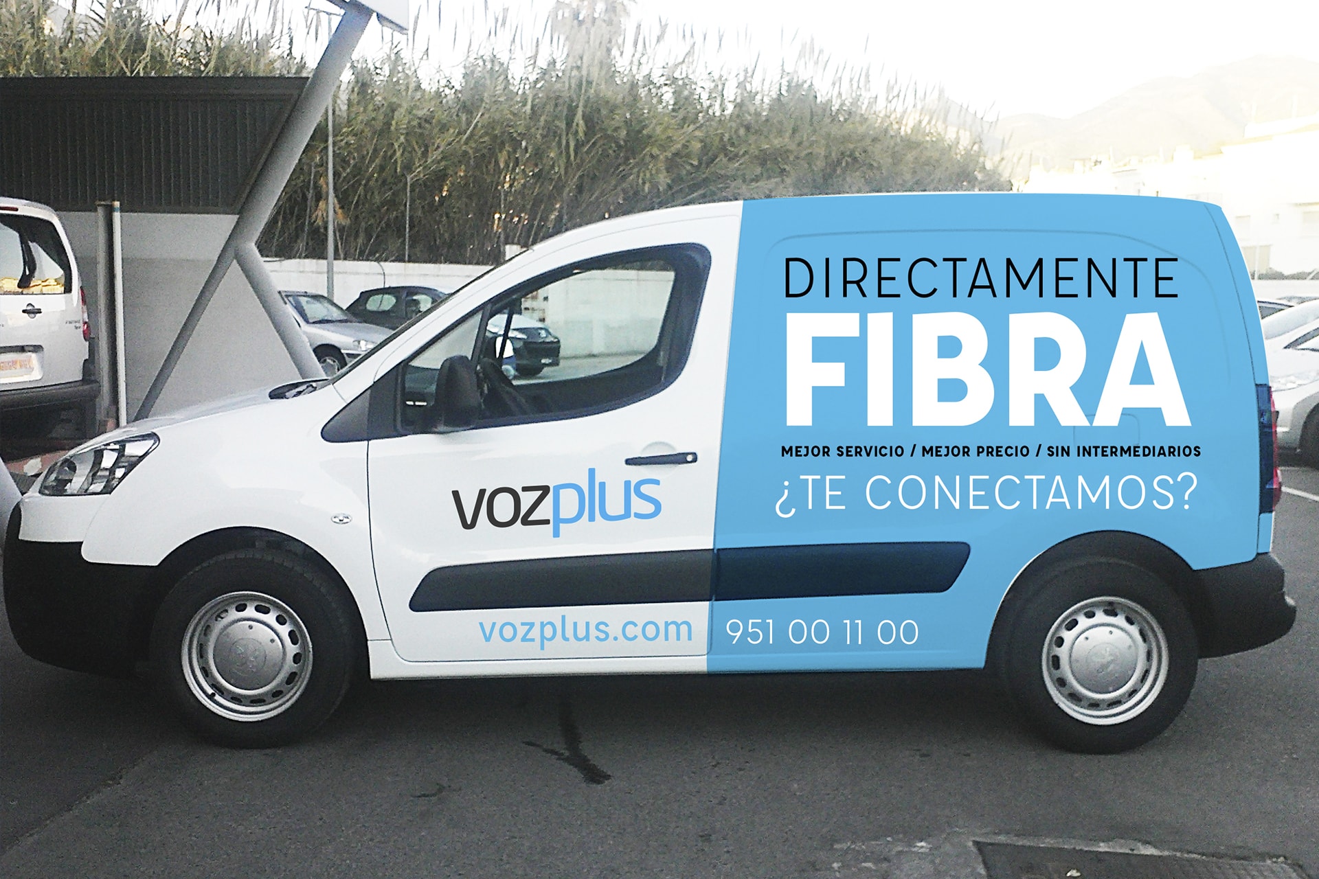 rotulacion de vehículo para Vozplus por Anpublicidad rotulacion de vehículo para Vozplus por Anpublicidad