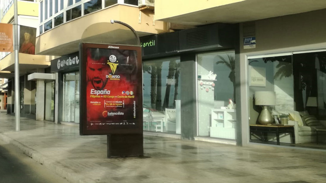 publicidad exterior en mupis para la Federación Española de Baloncesto