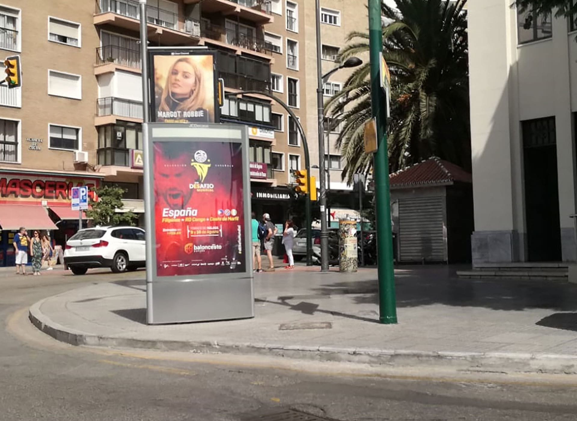 publicidad exterior en mupis para la Federación Española de Baloncesto
