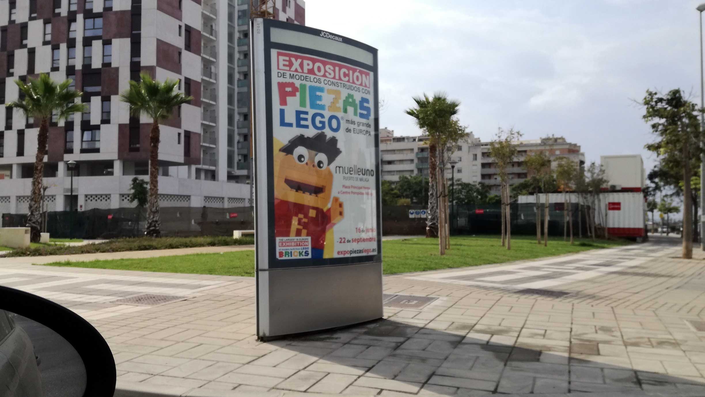 Publicidad exterior exposici贸n lego Publicidad exterior exposici贸n lego