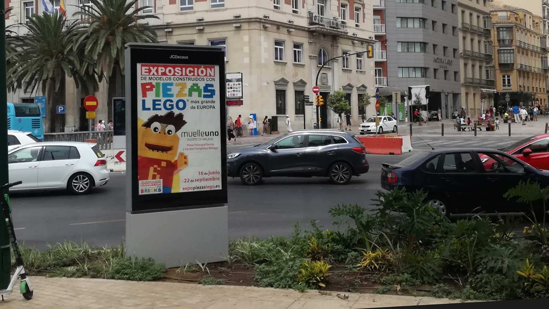 Publicidad exterior exposición lego