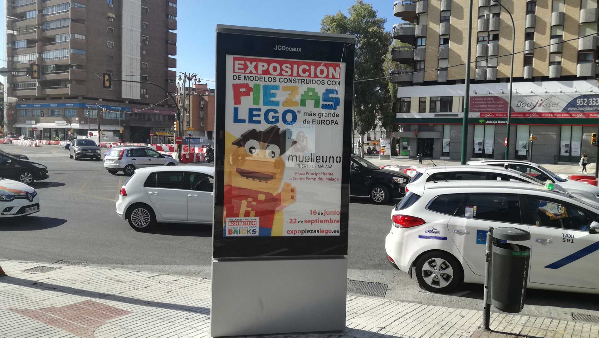 Publicidad exterior exposición lego