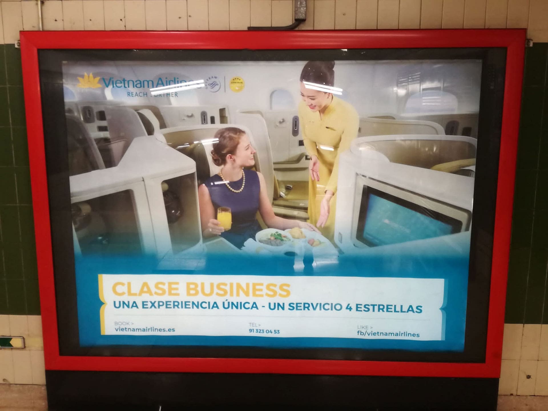 publicidad en metro Madrid - Vietnam Airlines by Anpublicidad