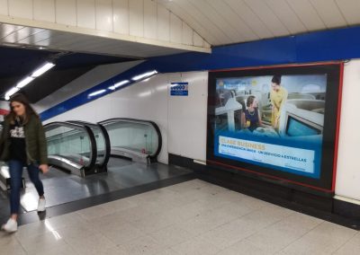 Publicidad en metro Vietnam Airlines