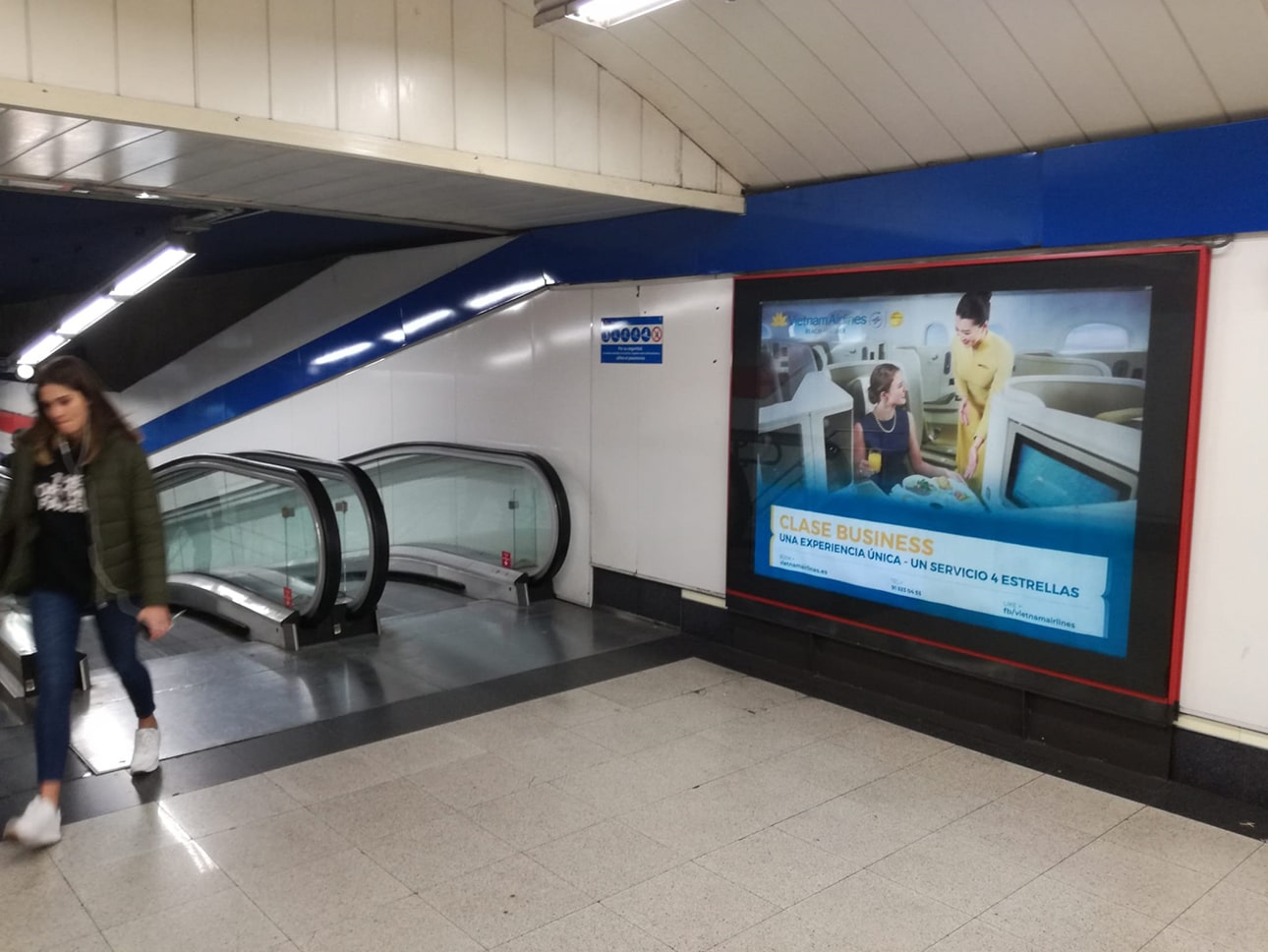 publicidad en metro Madrid - Vietnam Airlines by Anpublicidad