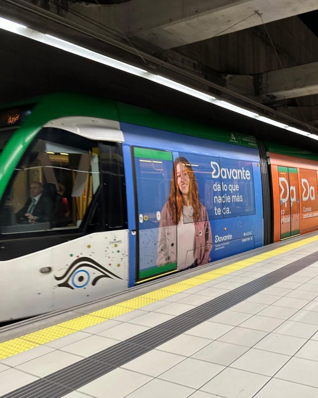 Publicidad Metro Málaga Medac