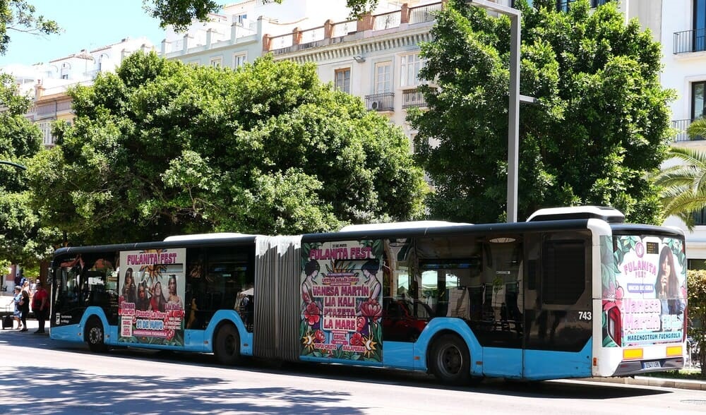 Publicidad festival en autobus