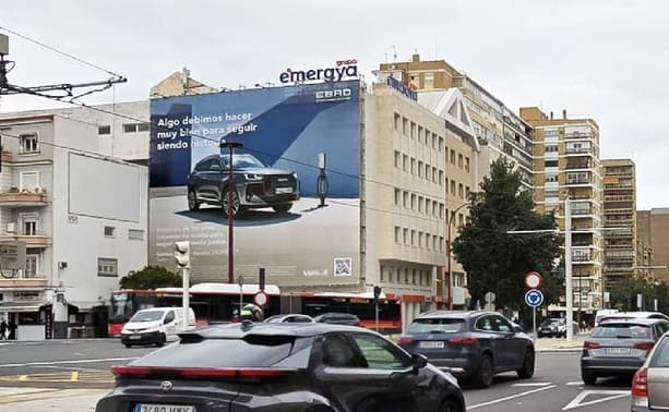 Fachada de Publicidad en Avda. Luis Morales-CC Nervión (Sevilla)