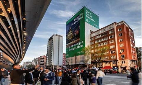 Publicidad en Fachada de Edificio en Madrid
