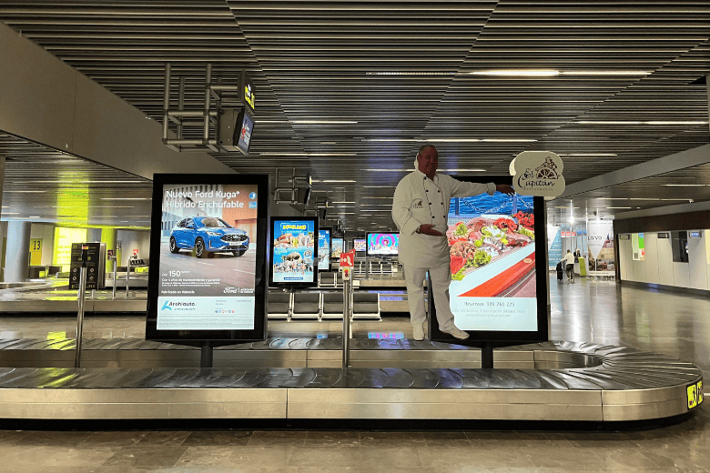 Mupis digitales publicitarios en el aeropuerto de Gran Canaria