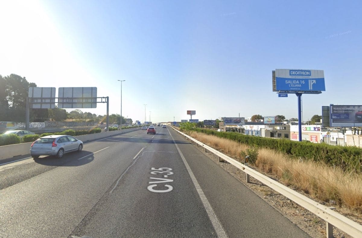 Monoposte publicitario 12x5 en Valencia, CV-35 km 17 dirección Valencia.