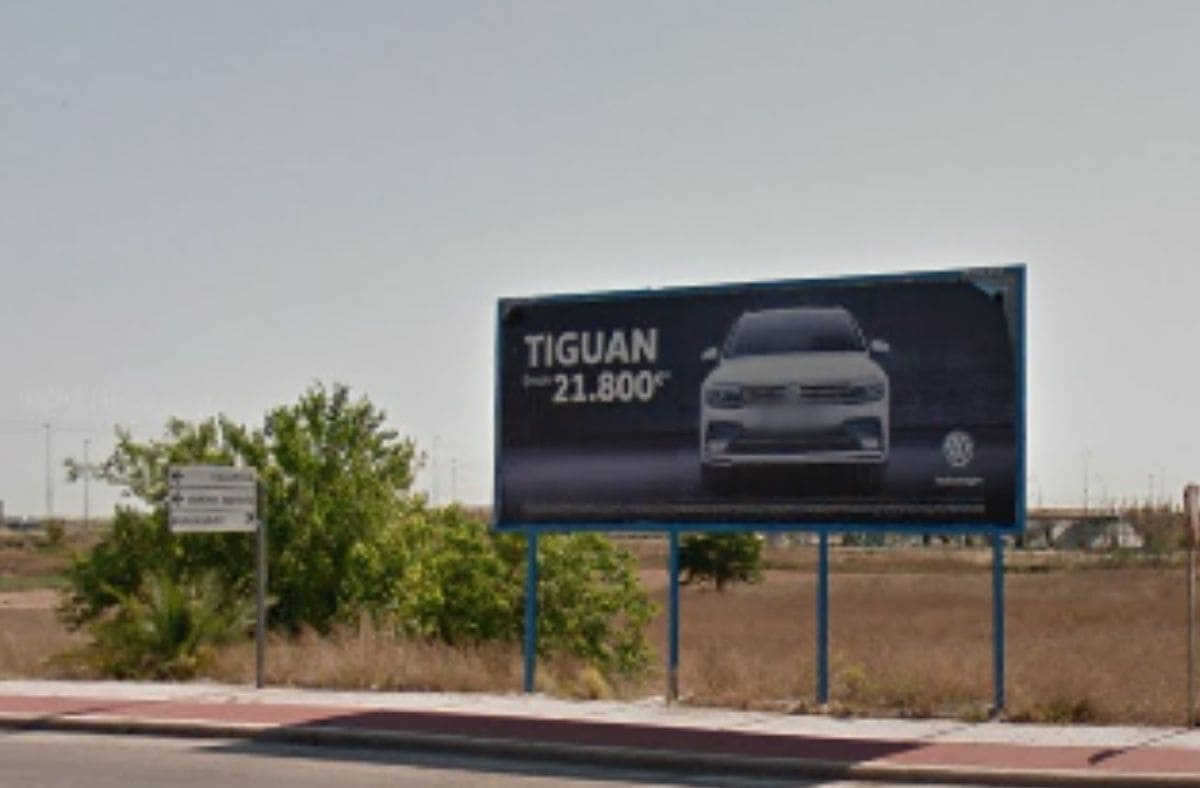 Valla publicitaria 8x3 en Valencia, rotonda Camino Viejo de Valencia acceso Ronda Norte.