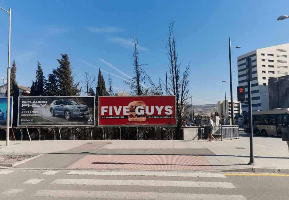 Valla publicitaria Granada Campaña Five Guys