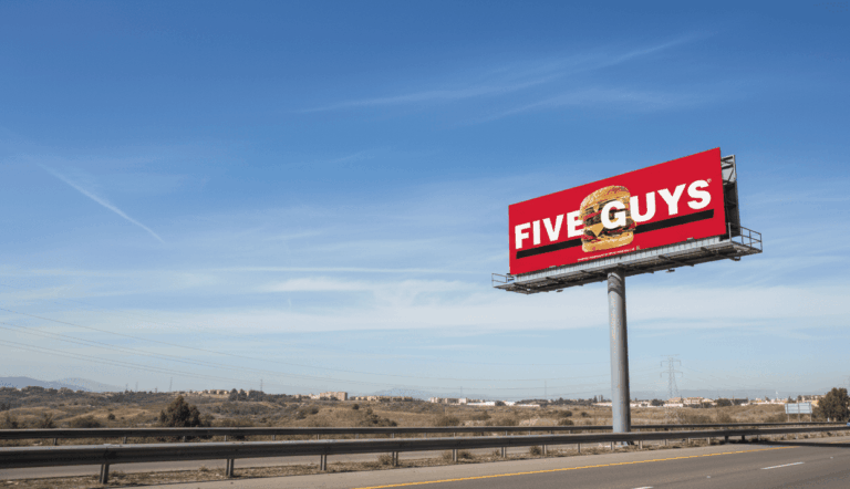 Vallas publicitarias y monopostes en Barcelona gestionados para campañas de publicidad exterior.