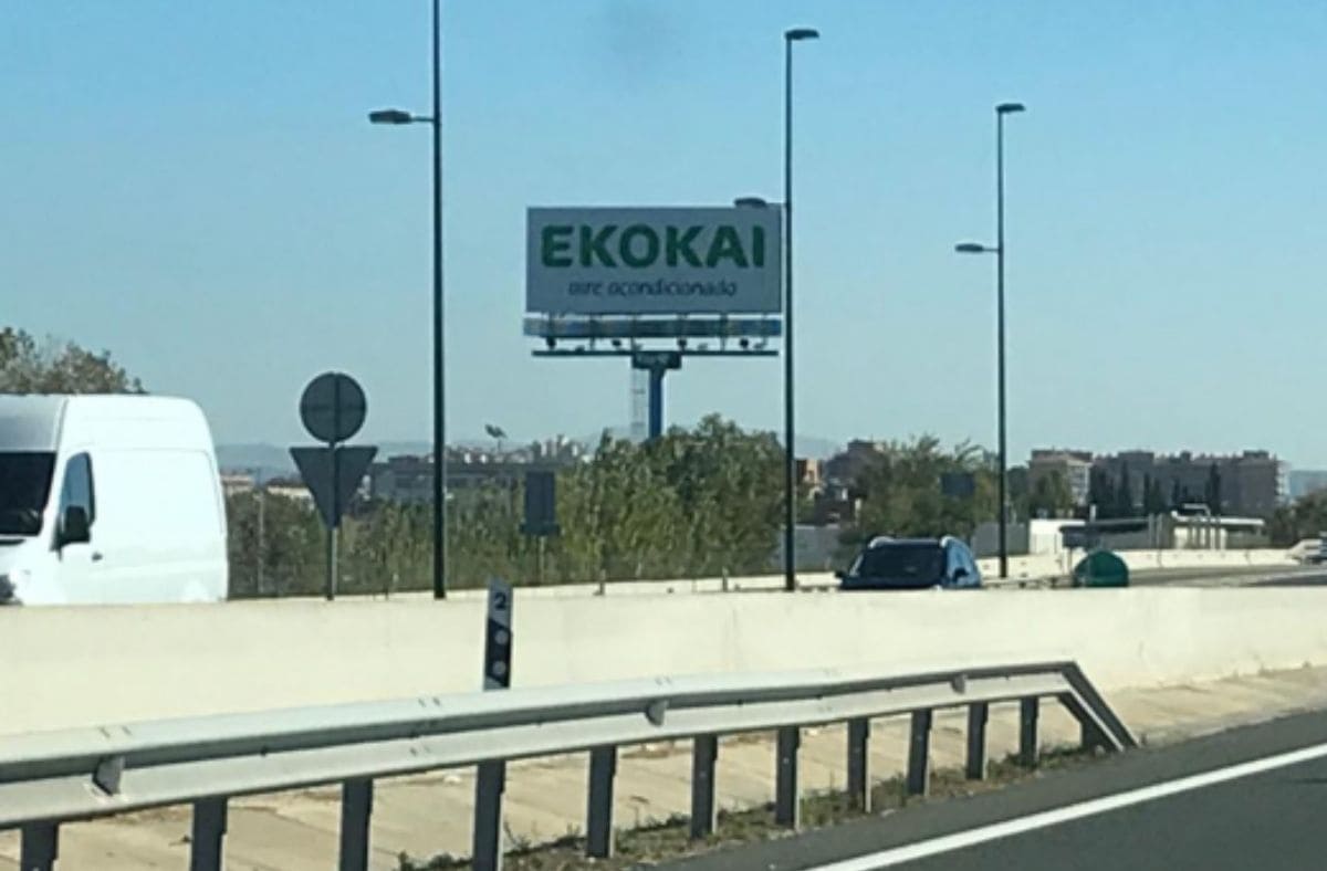 Monoposte publicitario 12x5 en Zaragoza, A-2 km 321,5 dirección Barcelona desde Zaragoza.