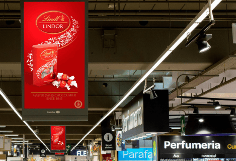 Banners Publicitarios Colgantes en Centro Comercial