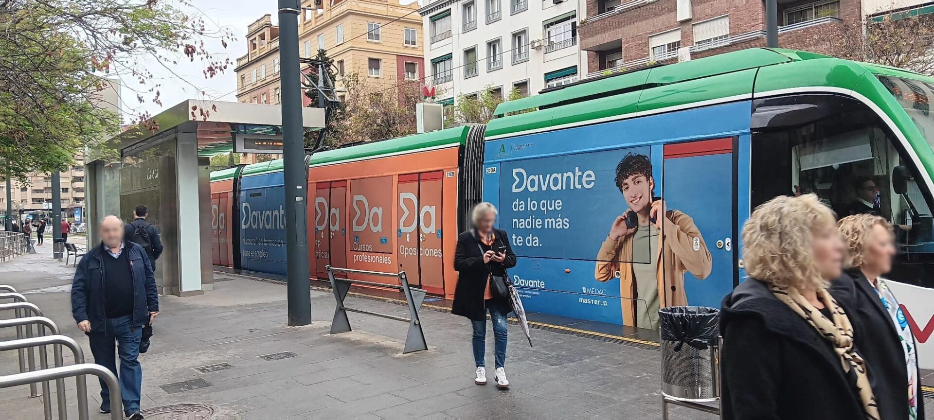 Publicidad en el metro de Granada