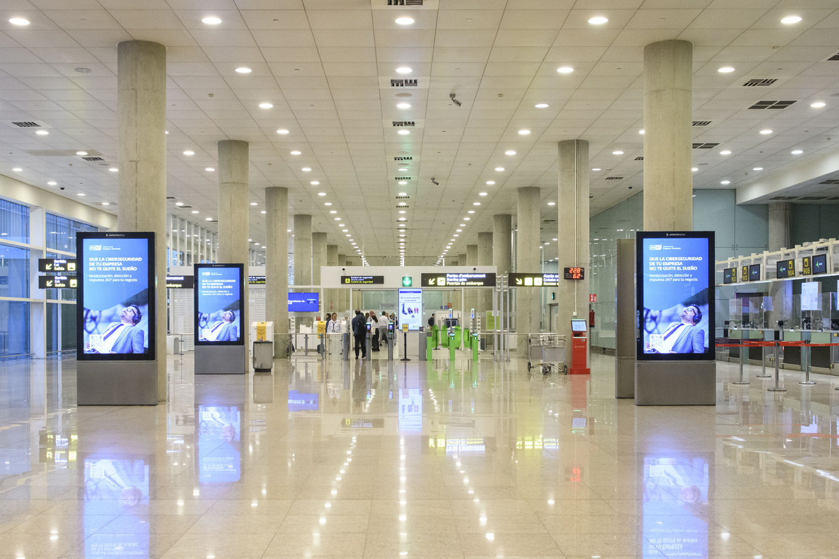 Anuncios publicitarios en el Aeropuerto de Barcelona