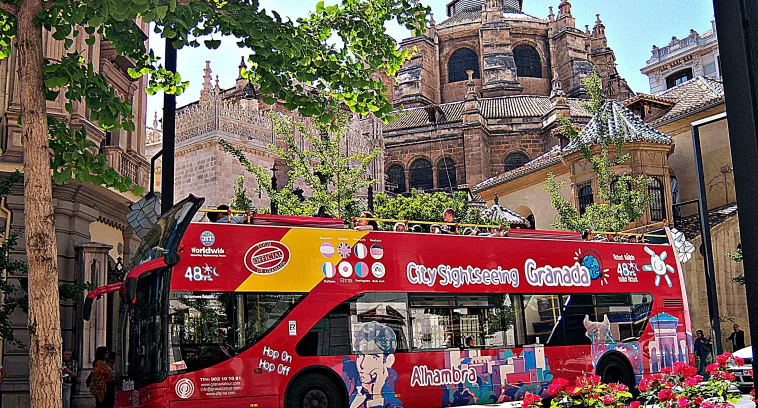 Publicidad bus turístico Granada