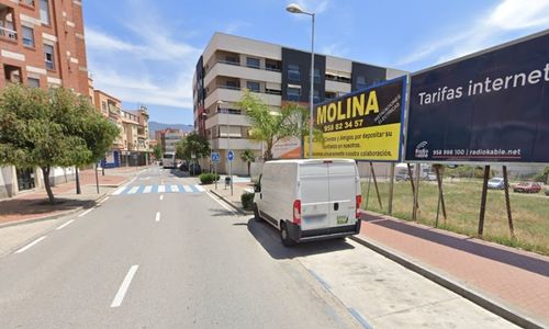 Valla publicitaria en Motril situada en Avenida Constitución.