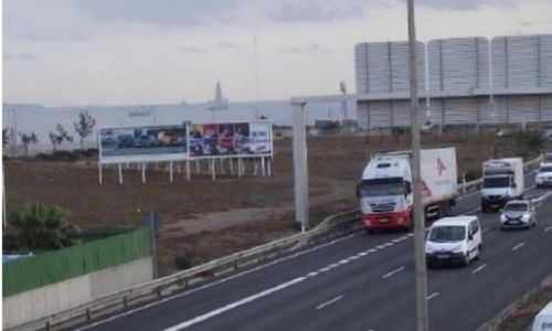 Valla publicitaria en la GC-1, una ubicación estratégica en Las Palmas.