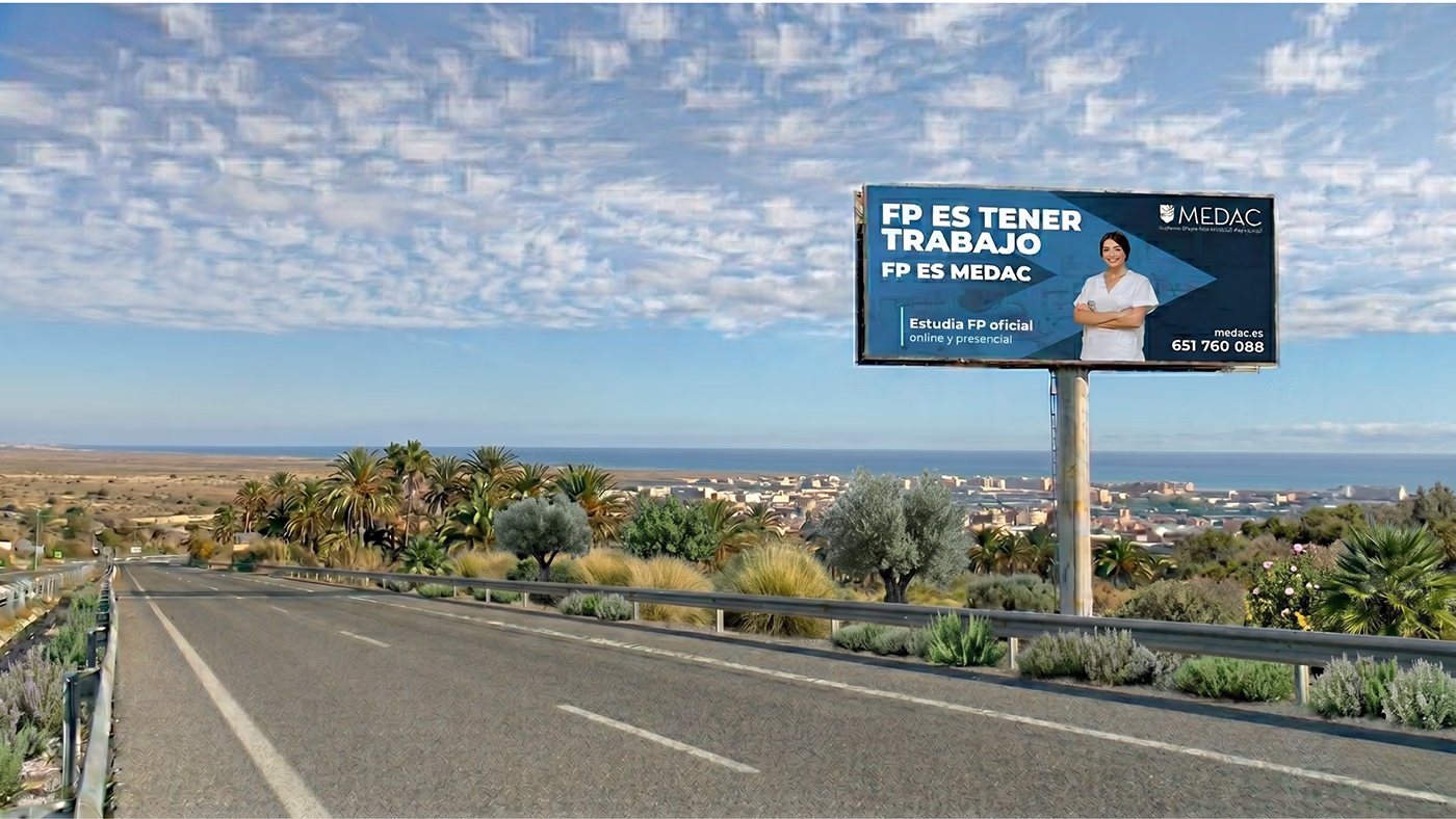 Valla publicitaria en Murcia en los accesos a la MU-30 y zona comercial