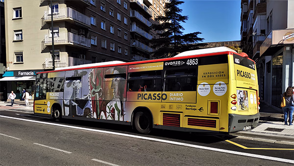 Publicidad integral en los autobuses urbanos de Zaragoza
