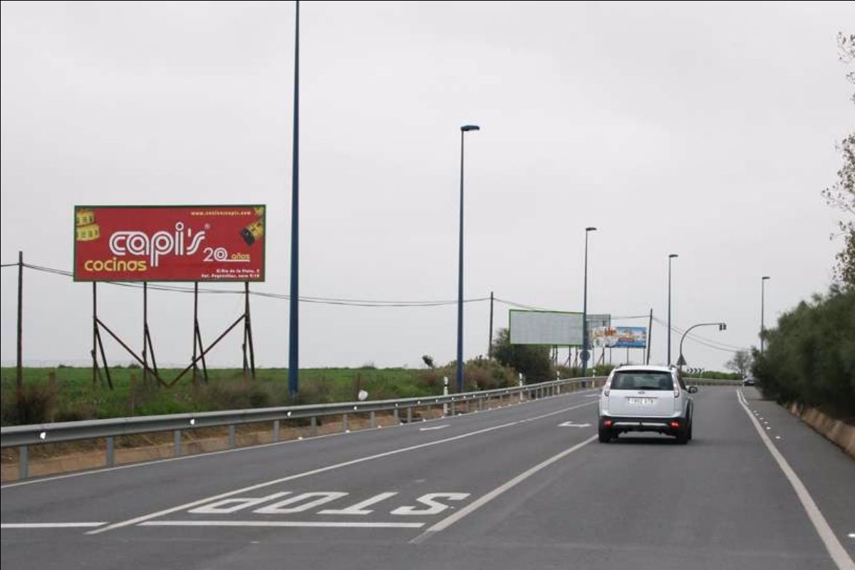Valla publicitarias 8x3 en la carretera de Lepe a La Antilla, Huelva